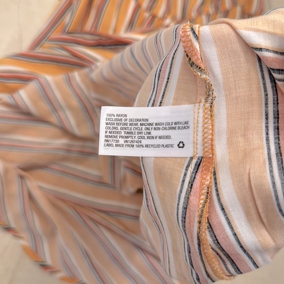 ❤️ 🆕 ART CLASS Girls Yellow Romper size large - Picture 4 of 7